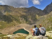 68 Lago del Diavolo in forte magra con Passo e Pizzo di Cigola